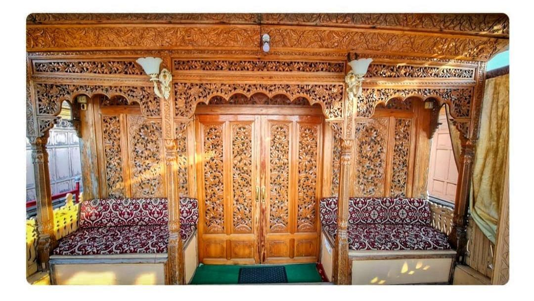 Lala Rukh Group Of Houseboats Hotel Srinagar  Exterior photo